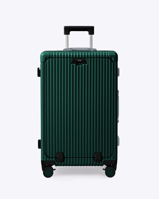 Check-In Medium: All-In-One 24" — Voyager Elite